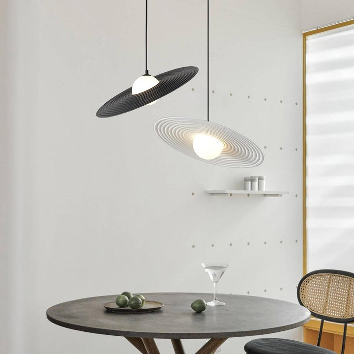 Lampe suspendue postmoderne
