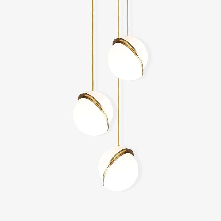 Lampe suspendue en forme de demi-lune