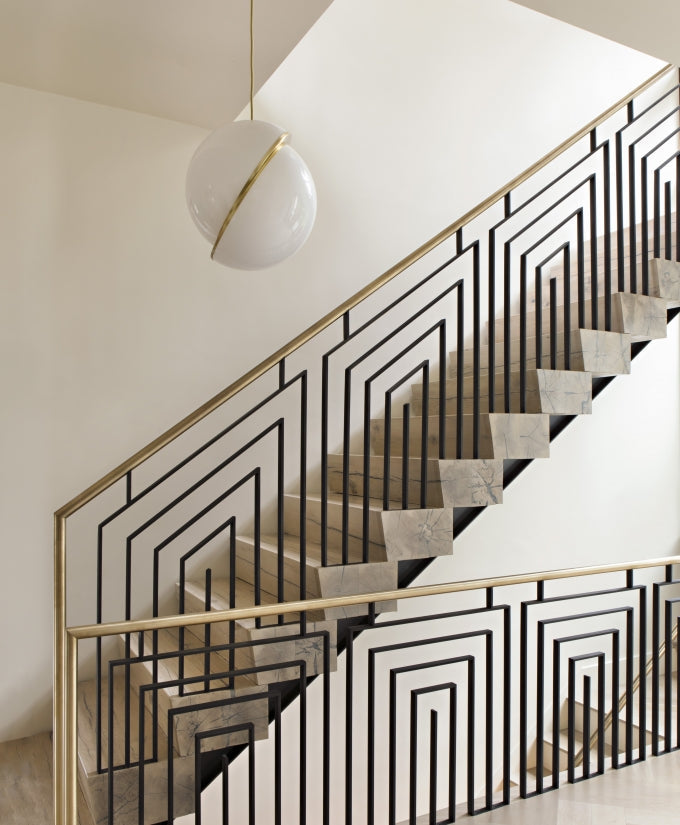 Lampe suspendue en forme de demi-lune