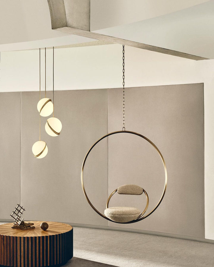 Lampe suspendue en forme de demi-lune
