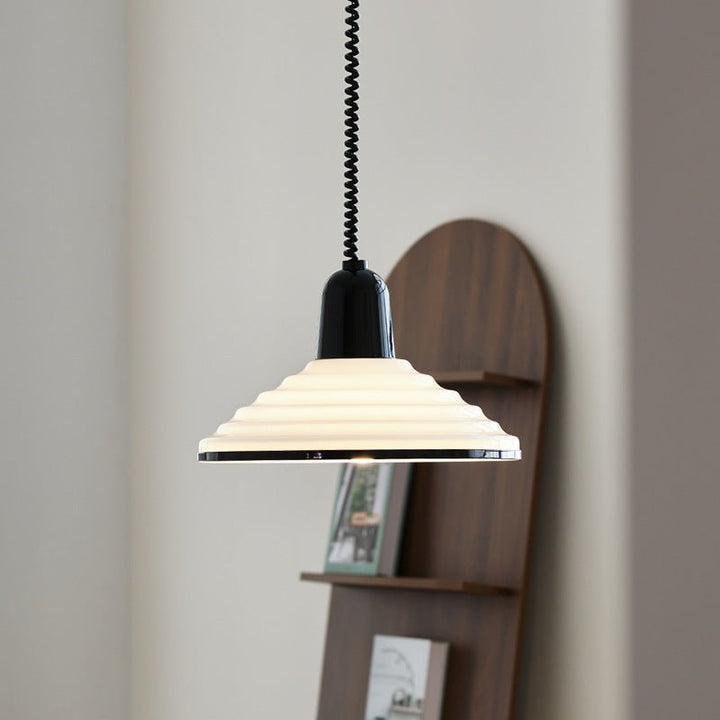 Lampe suspendue en verre crème français