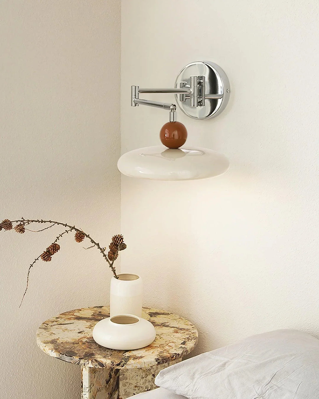 Lola Applique Murale avec Bras Pivotant