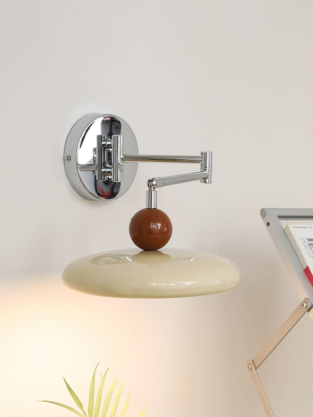 Lola Applique Murale avec Bras Pivotant