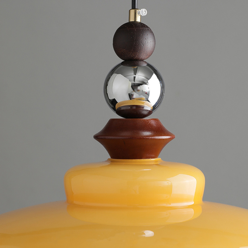 Suspension de salle à manger en verre beige de style médiéval