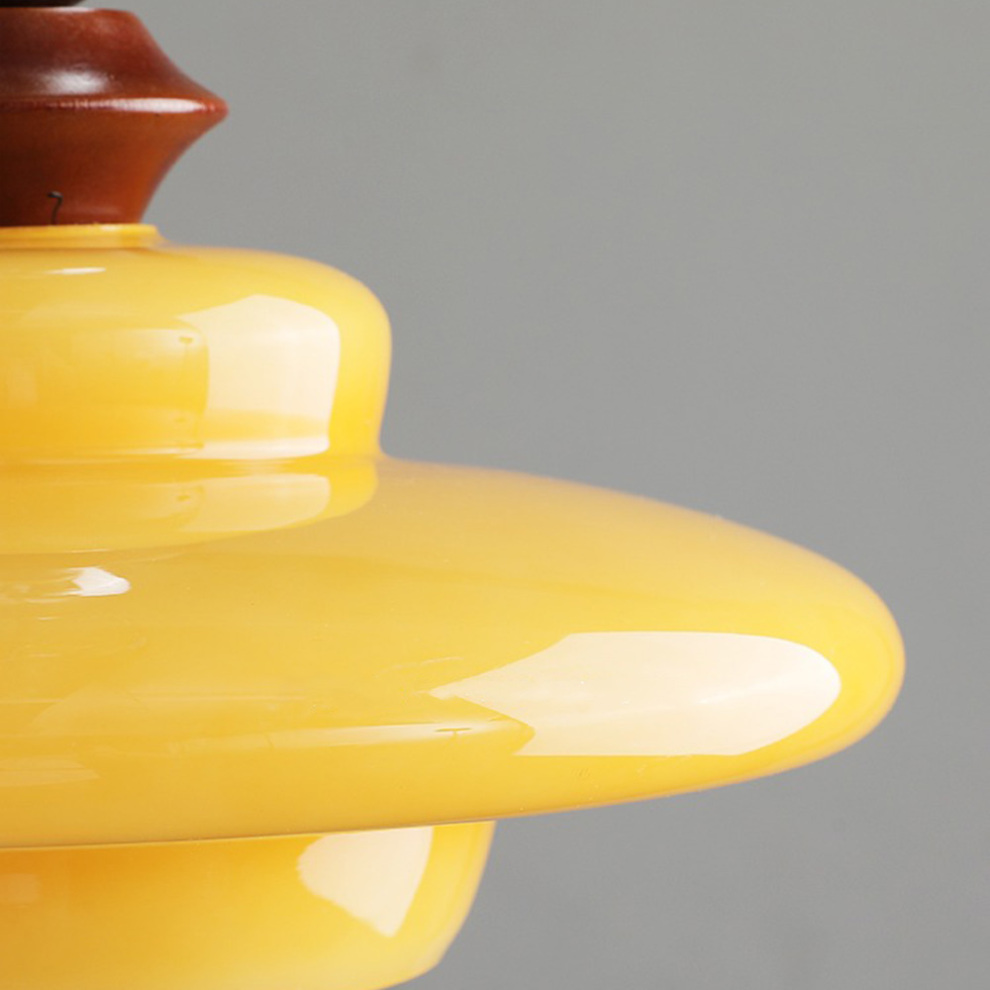 Suspension de salle à manger en verre beige de style médiéval