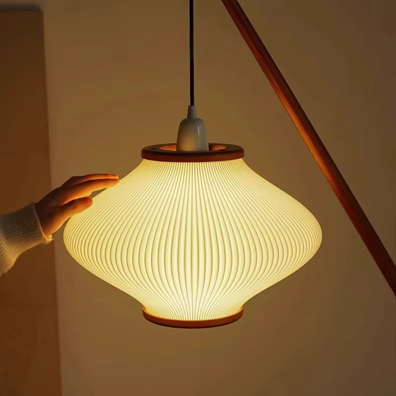 Lampe sur pied de style médiéval