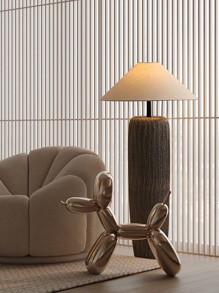 Lampe sur pied en bois vieilli