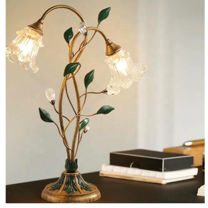 Nouvelle Lampe de Table Fleurie Française