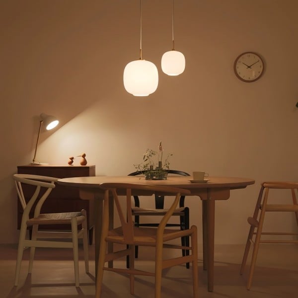 Lampe Suspendue Radihous en Verre Opale Scandinave Moderne