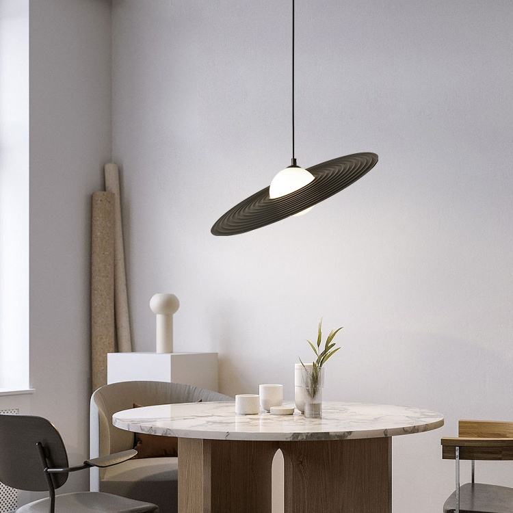 Lampe suspendue postmoderne
